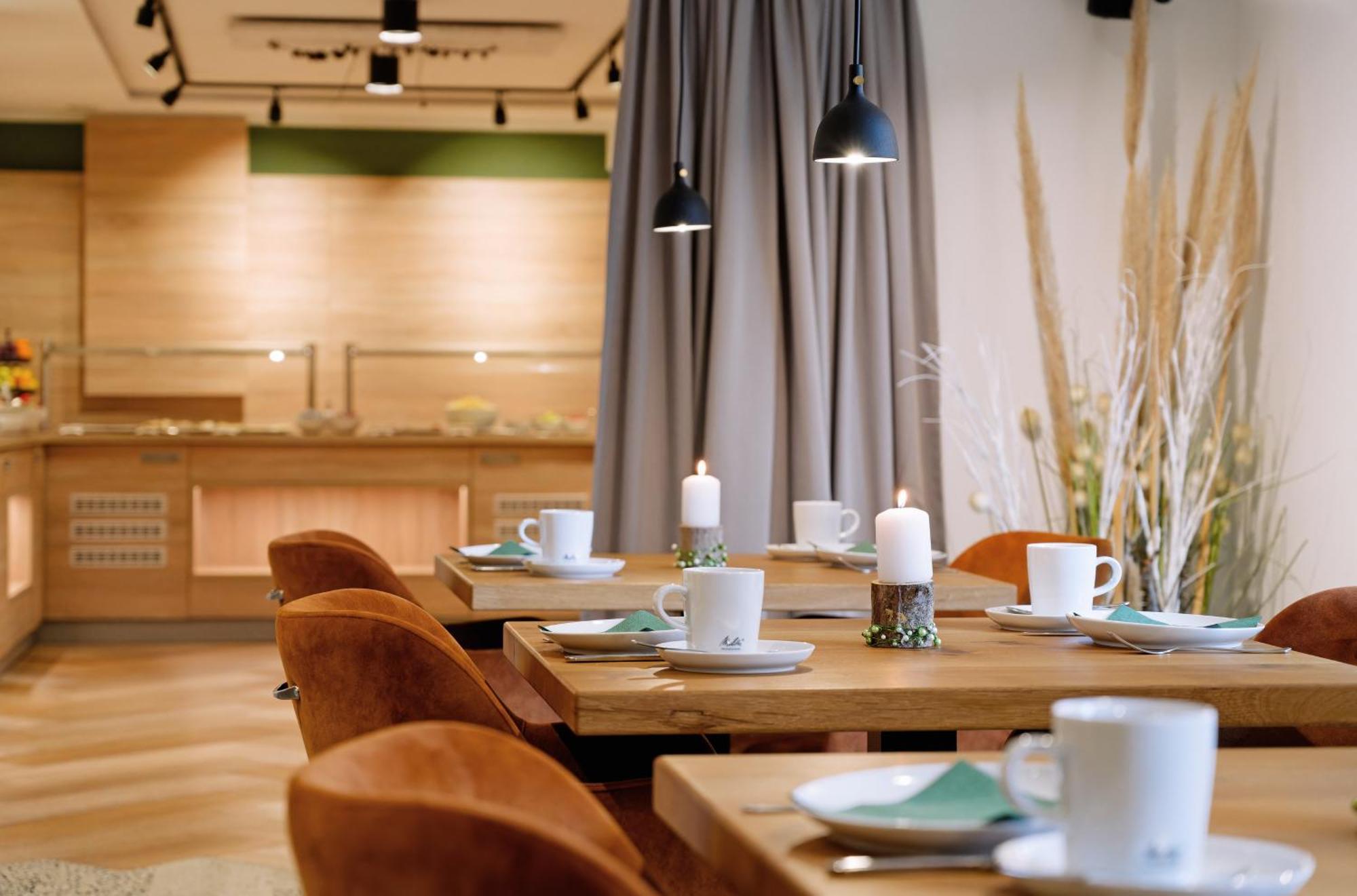 Hotel Schluister Park Carolinensiel Ngoại thất bức ảnh